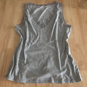 COPY - 🛍 2/$22 🛍 GAP heather grey Lace Vneck tank